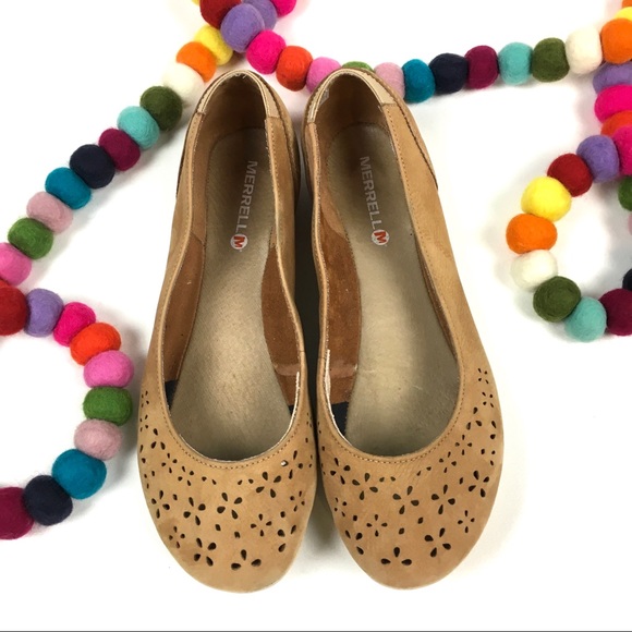 Merrell Women's Tan Ballet Flats - Picture 2 of 7